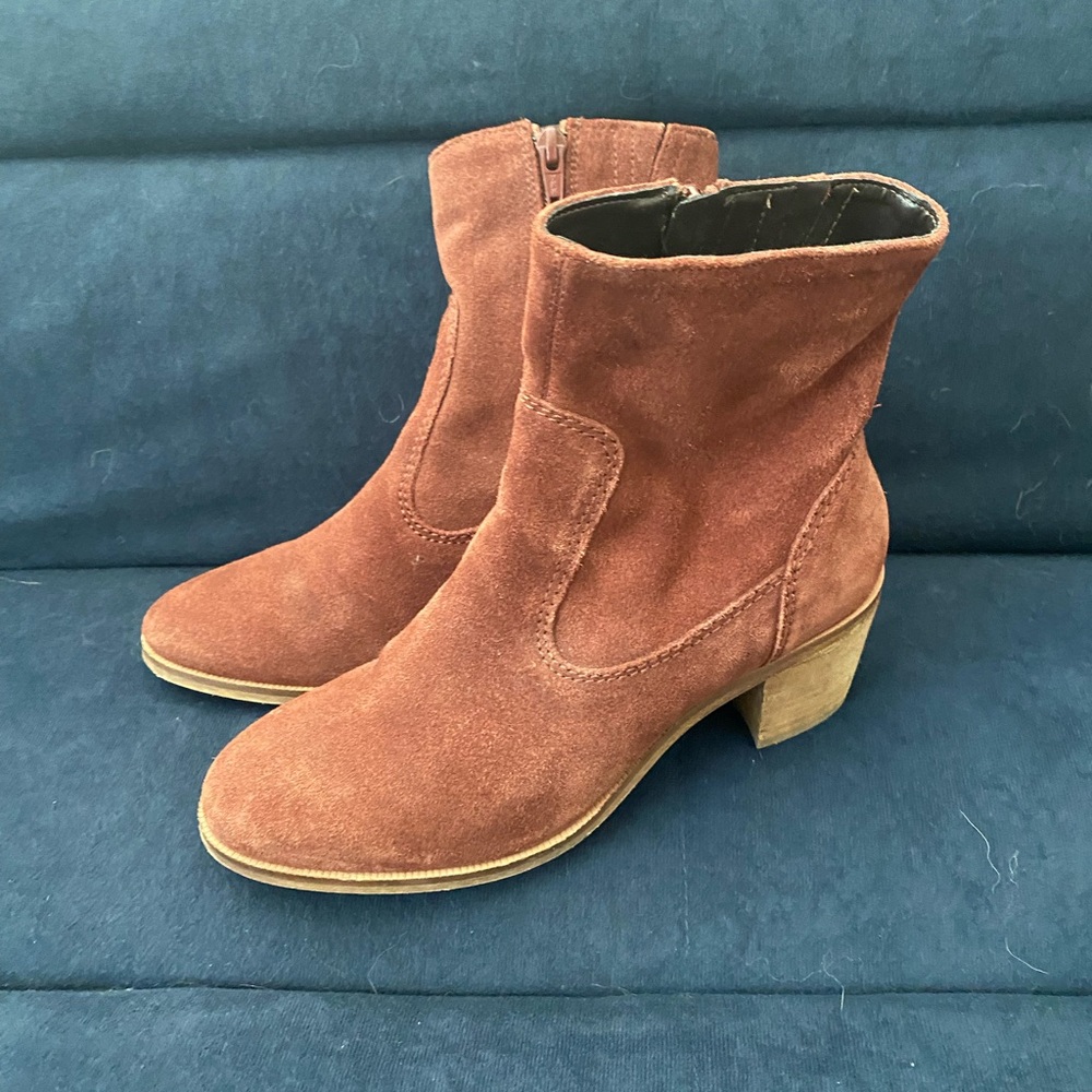 Crevo brick red ankle boots 7 1/2